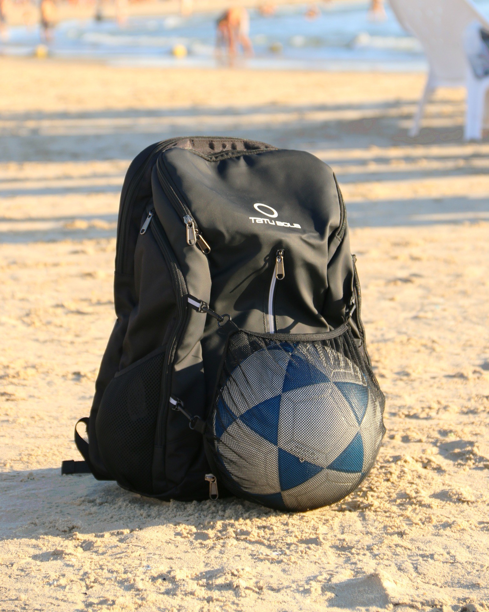 תיק גב TATU BOLA מול הים